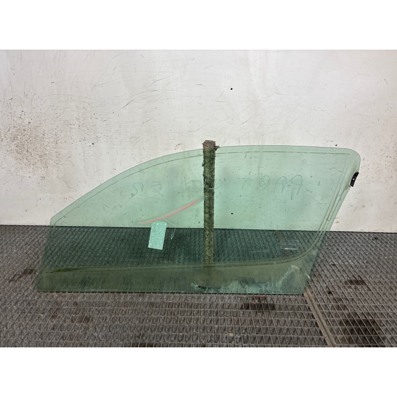 Vitre avant droit RENAULT MEGANE 1 Photo n°3
