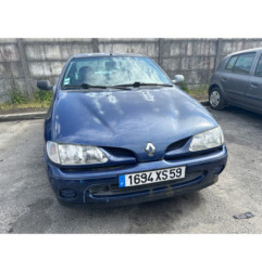 Vitre avant droit RENAULT MEGANE 1