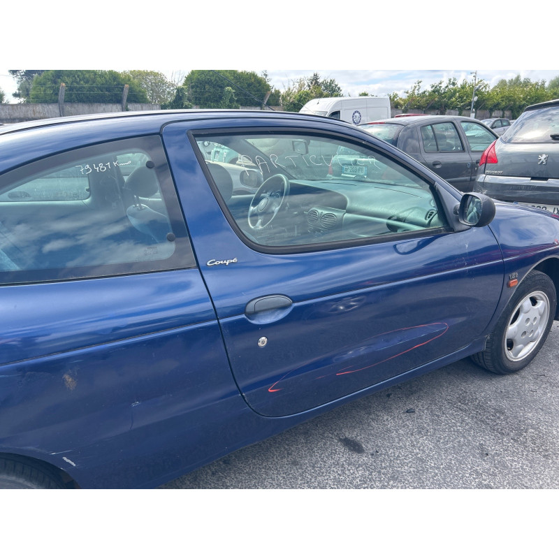 Vitre avant droit RENAULT MEGANE 1 Photo n°8
