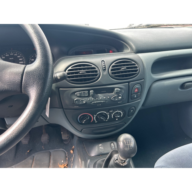 Vitre avant droit RENAULT MEGANE 1 Photo n°13