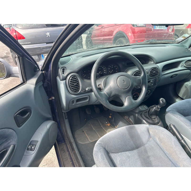 Vitre avant droit RENAULT MEGANE 1 Photo n°16