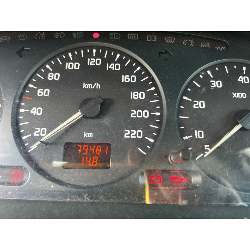 Vitre avant droit RENAULT MEGANE 1 Photo n°17
