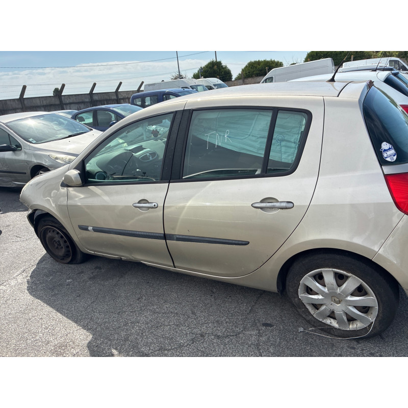 Feu arriere principal droit (feux) RENAULT CLIO 3 Photo n°6