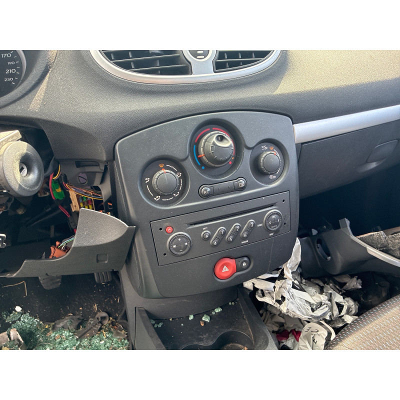 Feu arriere principal droit (feux) RENAULT CLIO 3 Photo n°20