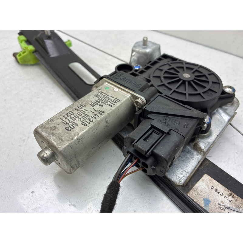 Leve vitre electrique arriere gauche BMW SERIE 1 E87 Photo n°3