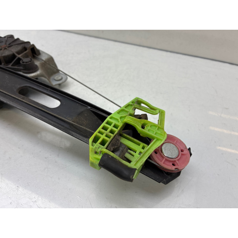 Leve vitre electrique arriere gauche BMW SERIE 1 E87 Photo n°4