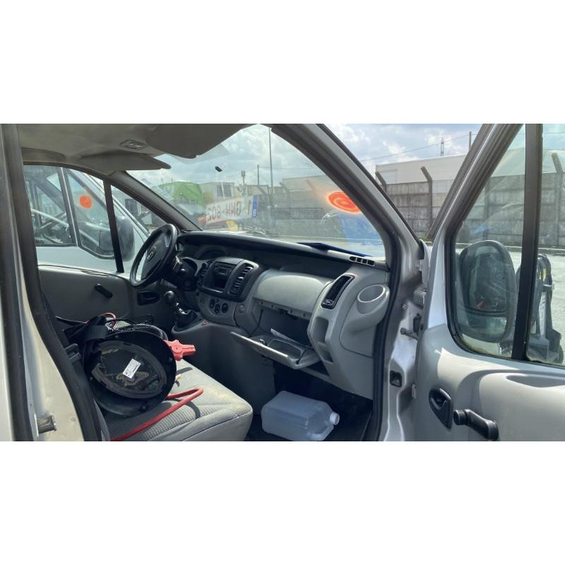 Poignee porte coffre gauche OPEL VIVARO 1 Photo n°6