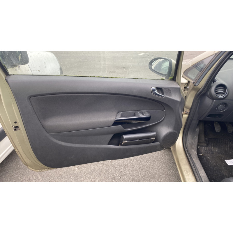 Feu arriere principal droit (feux) OPEL CORSA D Photo n°16