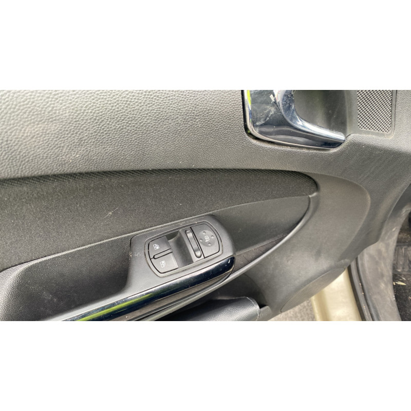 Feu arriere principal droit (feux) OPEL CORSA D Photo n°17