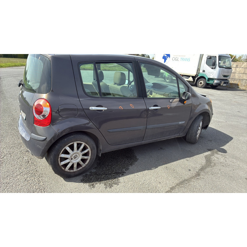 Pare choc arriere RENAULT MODUS Photo n°13