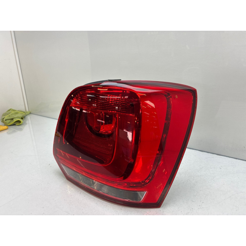 Feu arriere principal droit (feux) VOLKSWAGEN POLO 5 Photo n°6