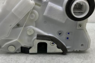 Serrure avant droit TOYOTA YARIS 3