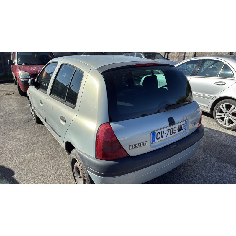 Capot RENAULT CLIO 2 Photo n°9