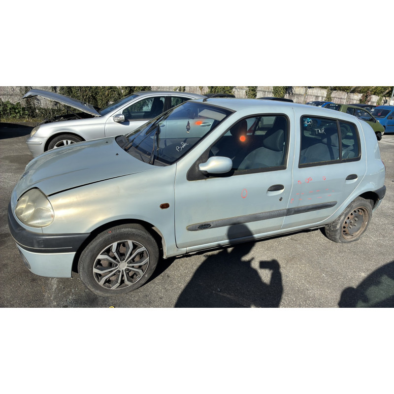 Capot RENAULT CLIO 2 Photo n°13