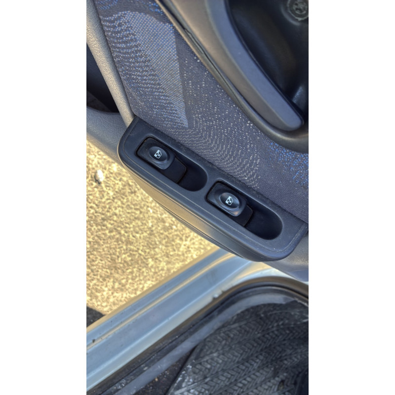 Capot RENAULT CLIO 2 Photo n°16