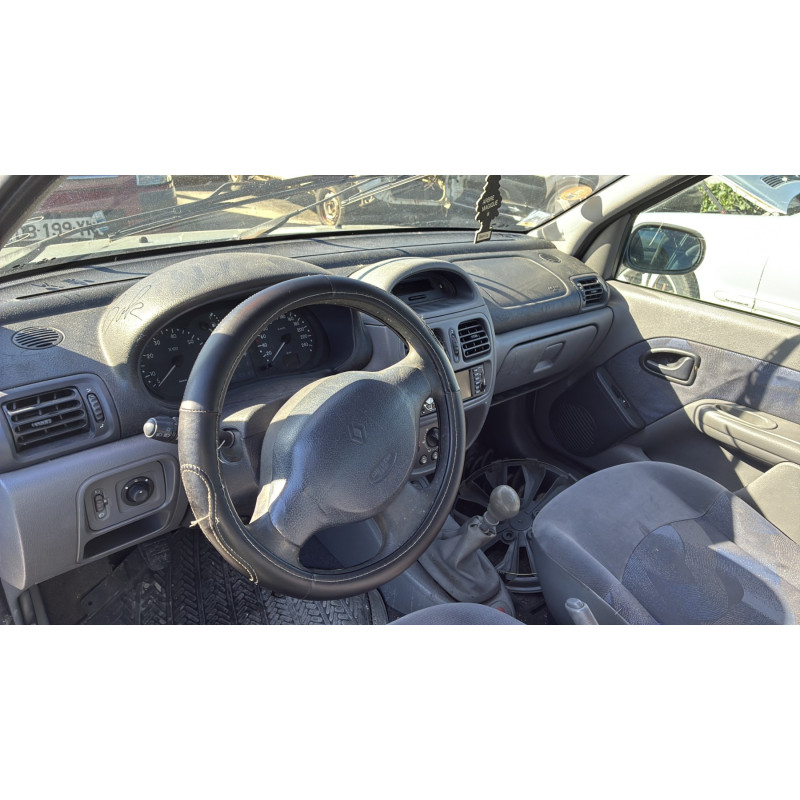 Capot RENAULT CLIO 2 Photo n°18