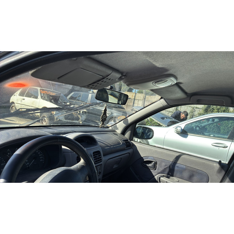 Capot RENAULT CLIO 2 Photo n°19