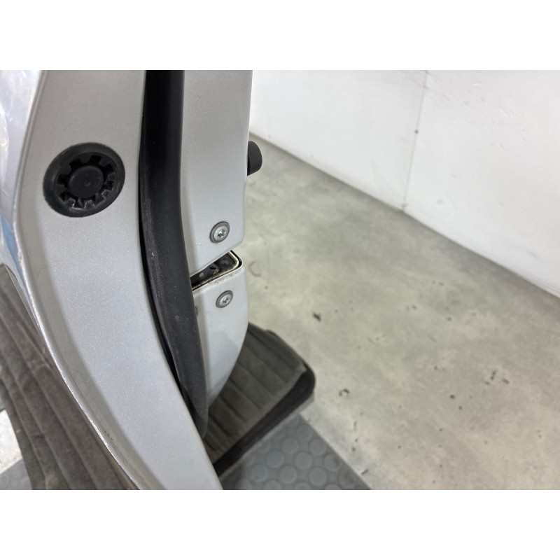 Porte avant gauche TOYOTA YARIS 2 Photo n°1