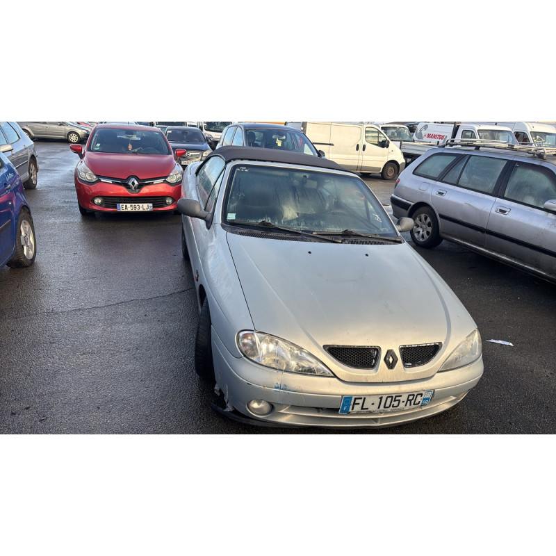 Pare choc arriere RENAULT MEGANE 1 Photo n°16