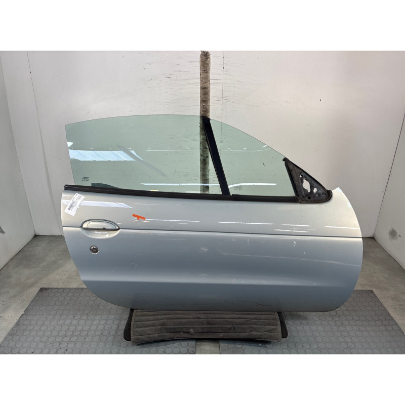 Porte avant droit RENAULT MEGANE 1 Photo n°5