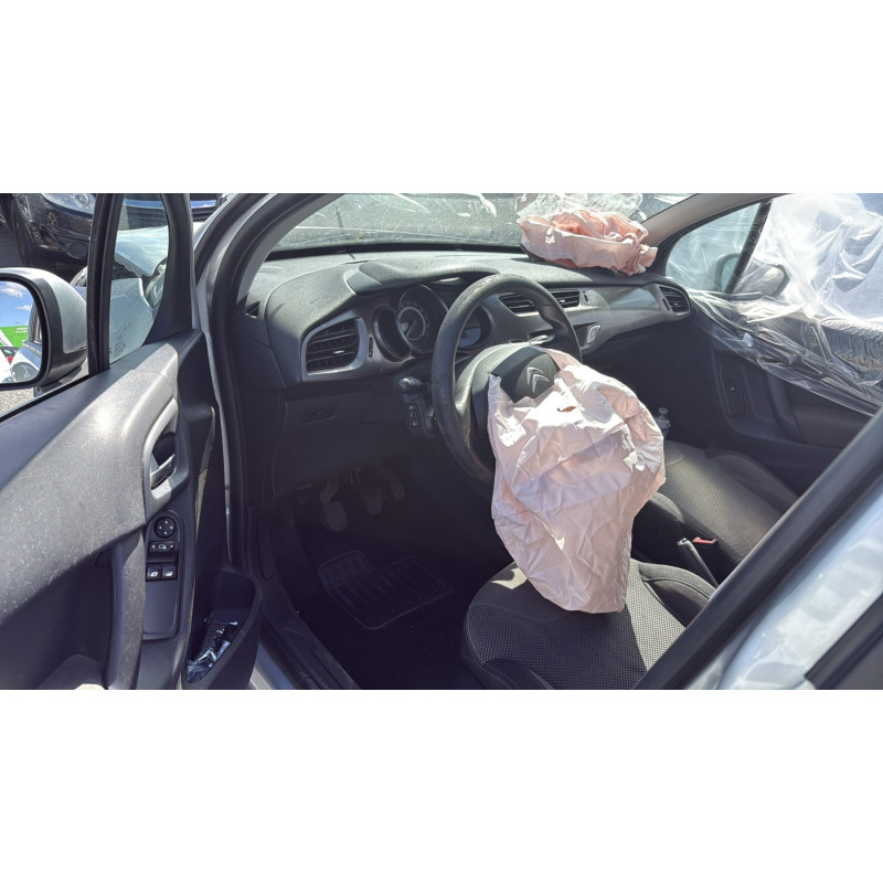 Aile avant droit CITROEN C3 2 Photo n°13