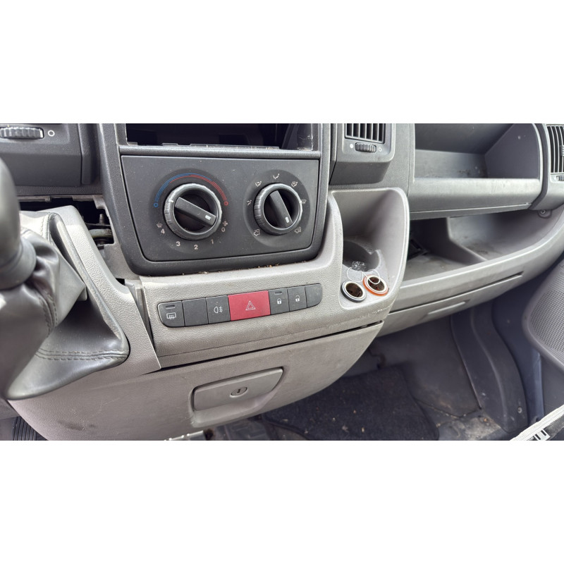 Porte de coffre droit CITROEN JUMPER 3 Photo n°17