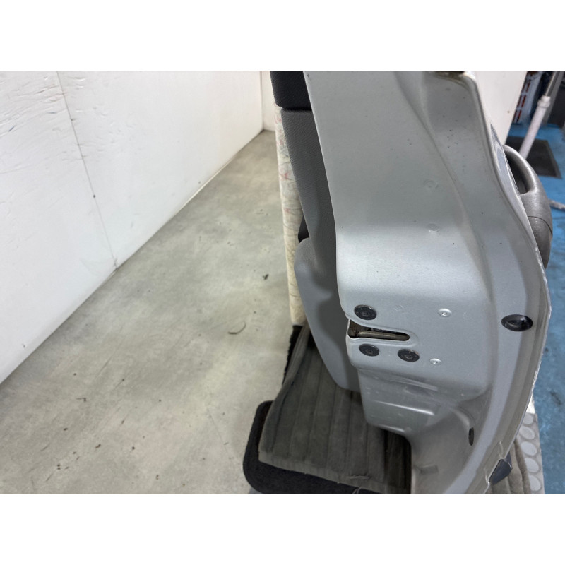 Porte avant droit RENAULT CLIO 3 Photo n°4