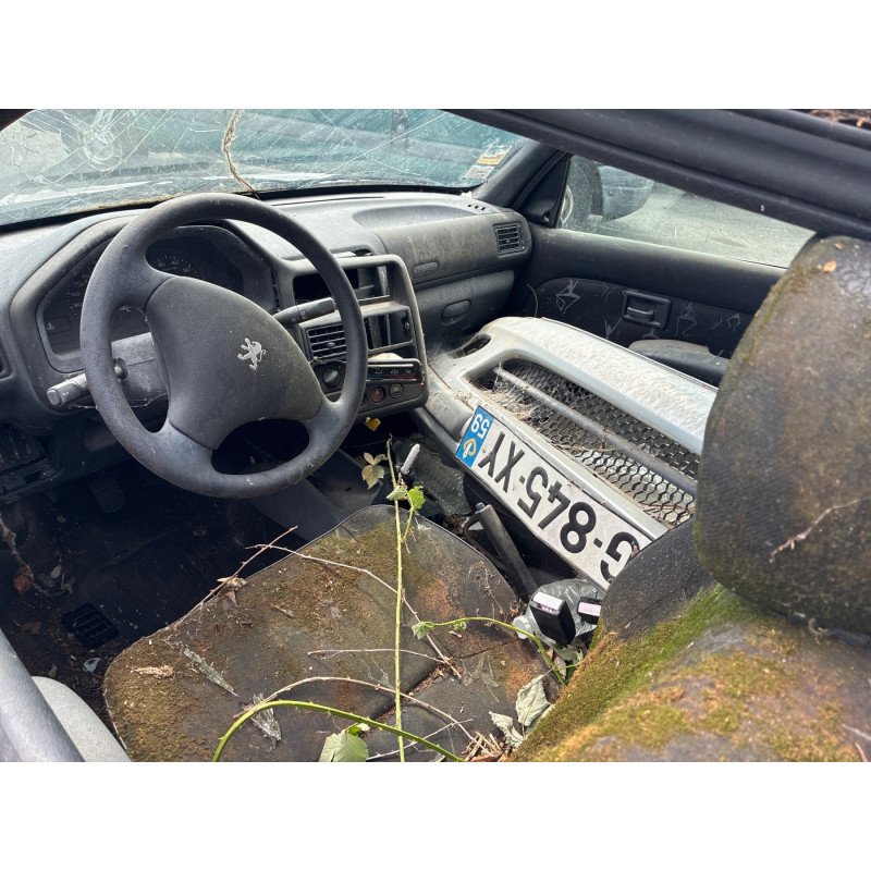 Porte avant droit PEUGEOT 106 Photo n°11