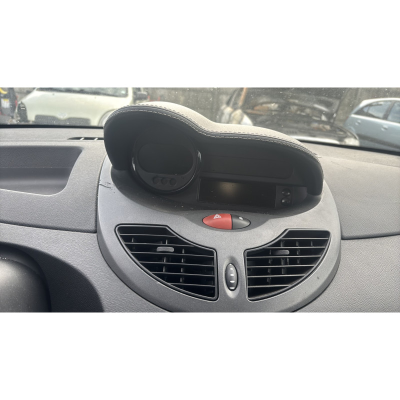 Vitre avant gauche RENAULT TWINGO 2 Photo n°17