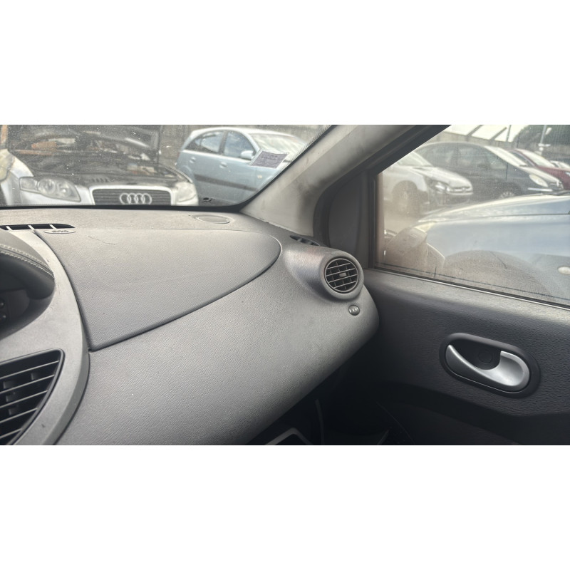 Vitre avant gauche RENAULT TWINGO 2 Photo n°18