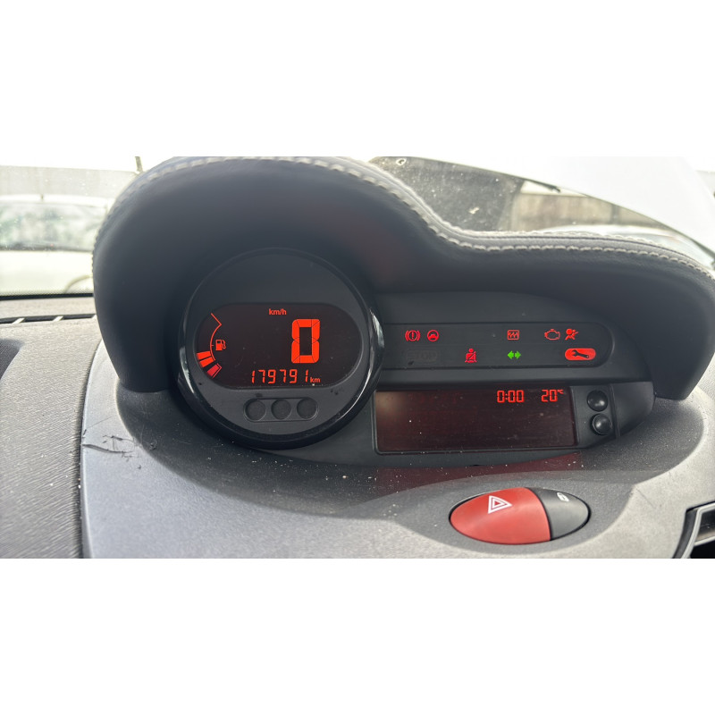 Vitre avant gauche RENAULT TWINGO 2 Photo n°19