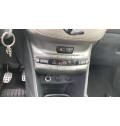 Plage arriere PEUGEOT 208 1