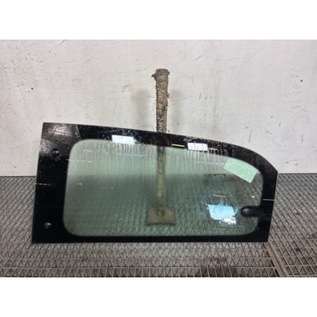 Vitre arriere gauche RENAULT TWINGO 3 Photo n°1