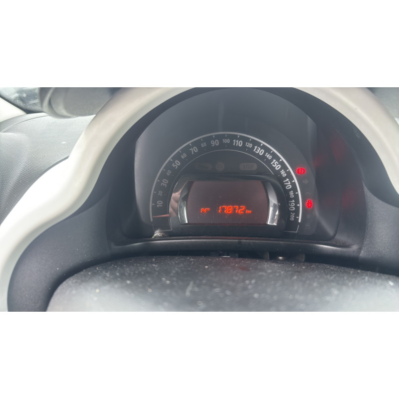 Bouton de coffre RENAULT TWINGO 3 Photo n°5