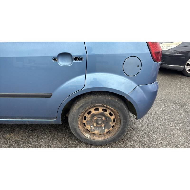 Plage arriere FORD FIESTA 5 Photo n°16
