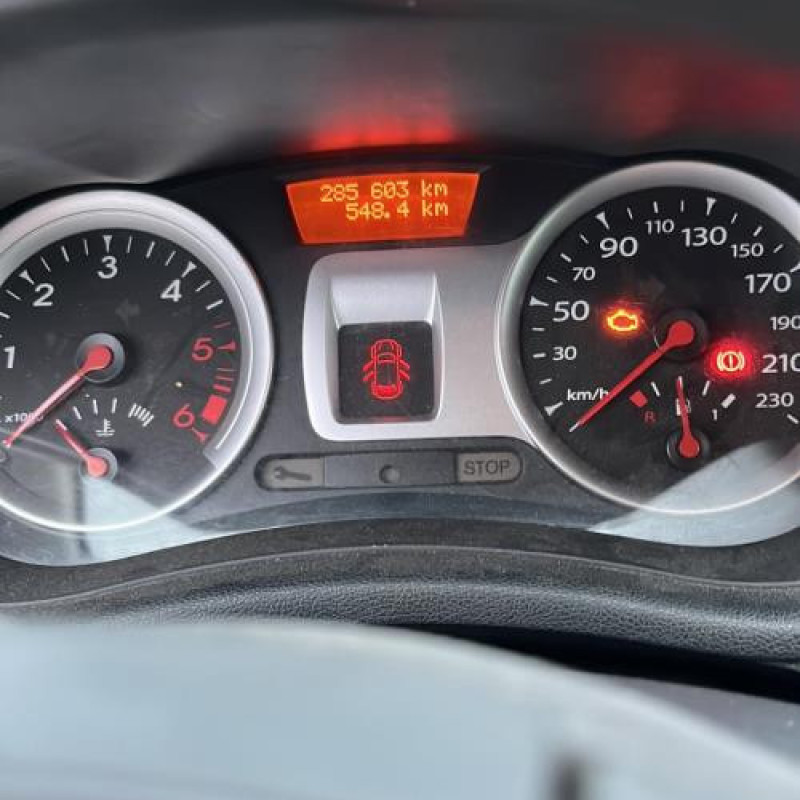 Pretensionneur de ceinture avant droit RENAULT CLIO 3 Photo n°14