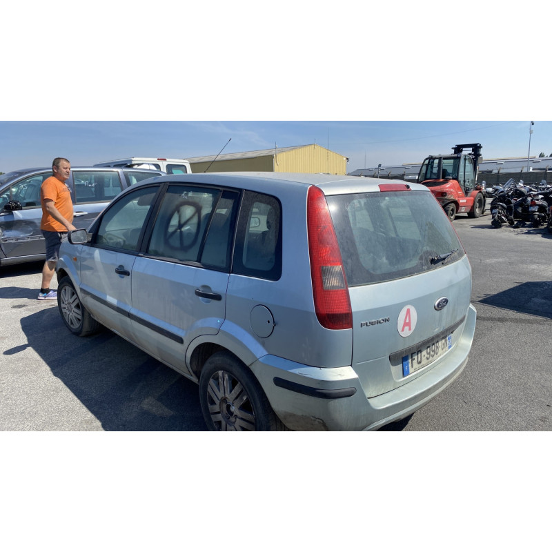 Plage arriere FORD FUSION Photo n°8