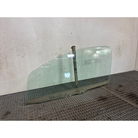 Vitre avant gauche PEUGEOT 107