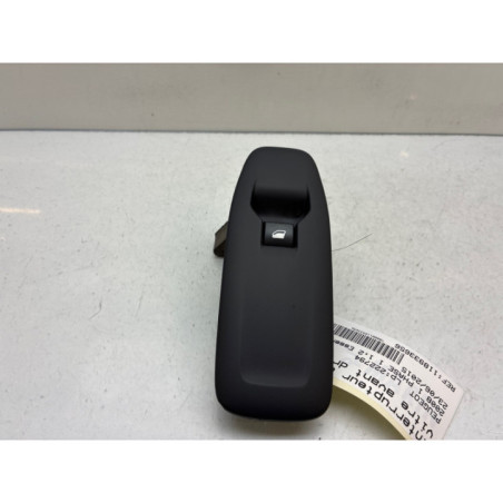 Interrupteur de leve vitre avant droit PEUGEOT 2008 1