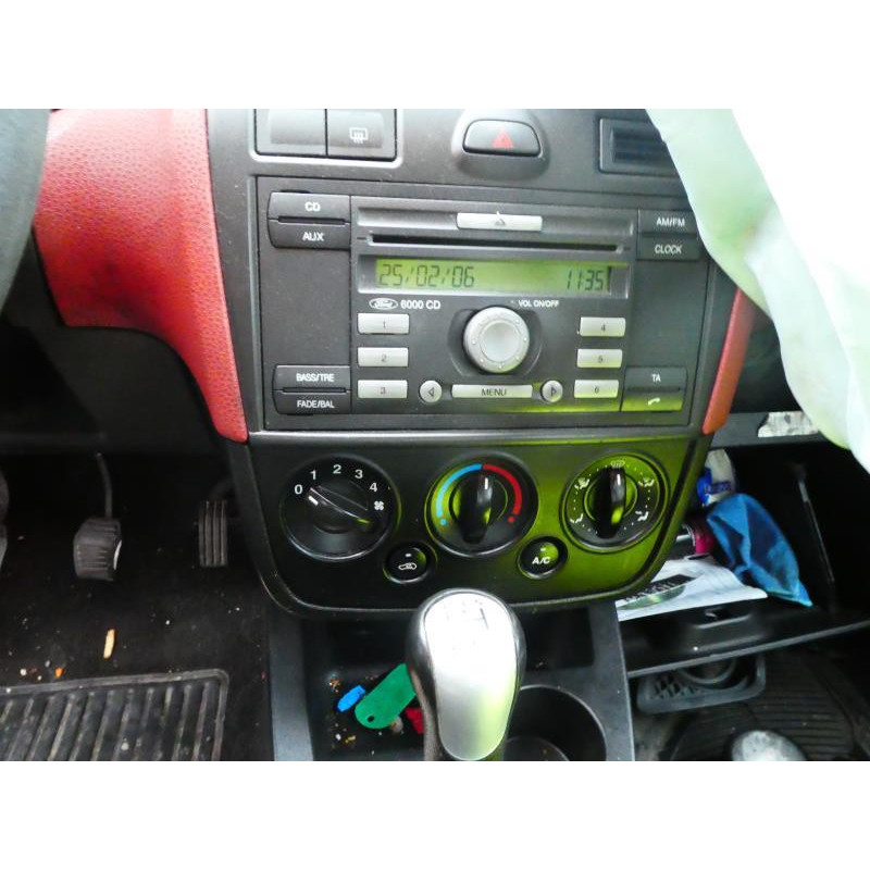 Plage arriere FORD FIESTA 5 Photo n°7