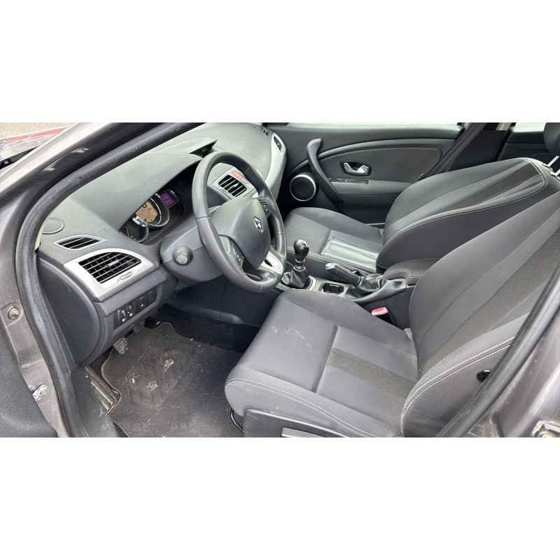 Plage arriere RENAULT MEGANE 3 Photo n°9