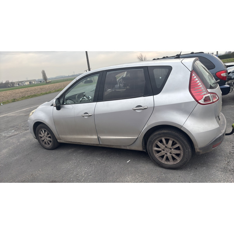 Plage arriere RENAULT SCENIC 3 Photo n°18