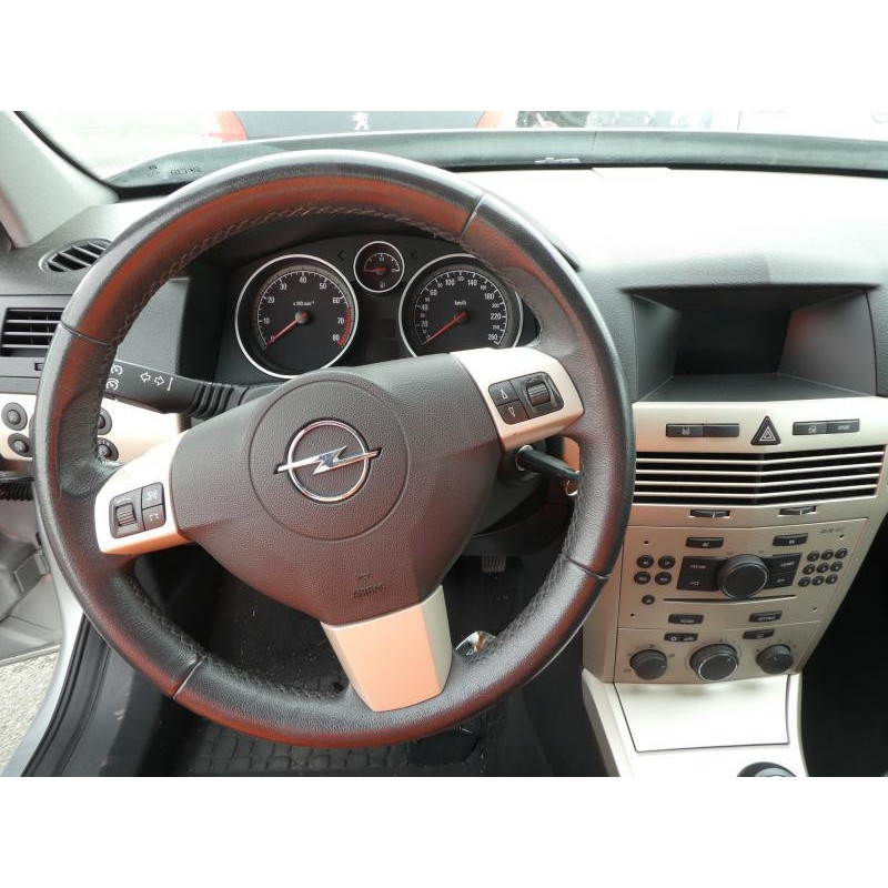 Plage arriere OPEL ASTRA H Photo n°2