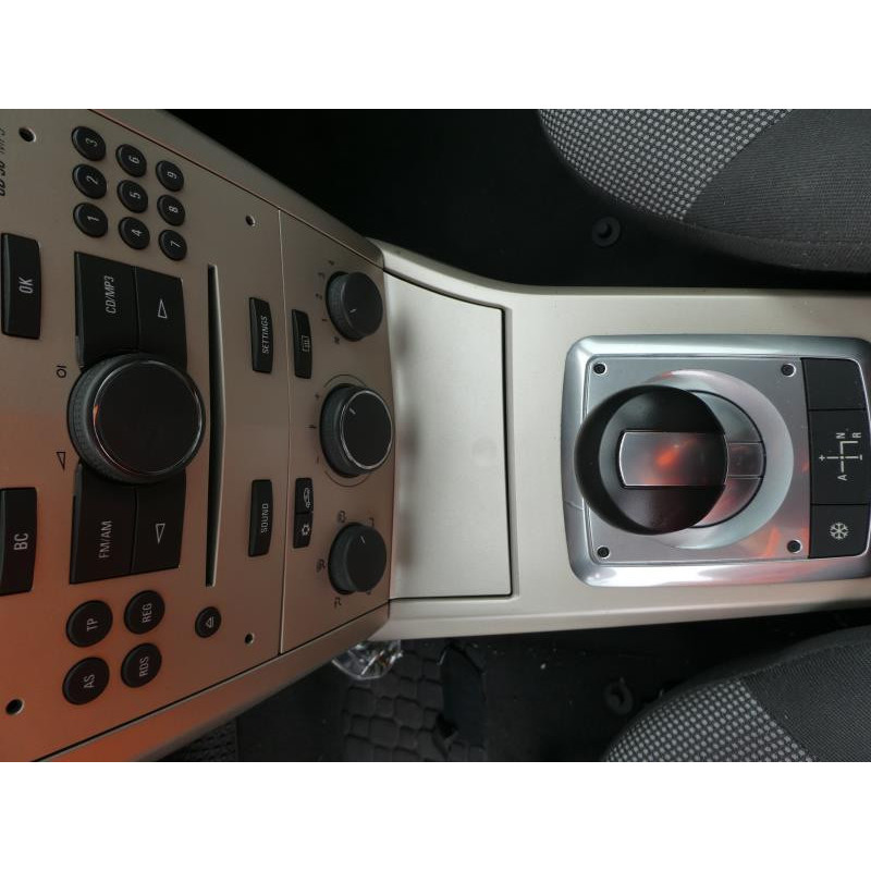 Plage arriere OPEL ASTRA H Photo n°8
