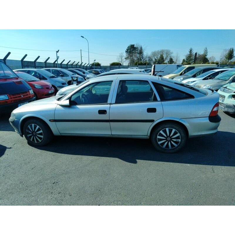 Plage arriere OPEL VECTRA B Photo n°7