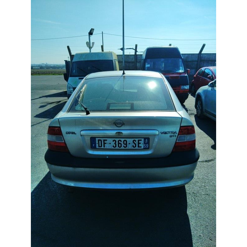 Plage arriere OPEL VECTRA B Photo n°9
