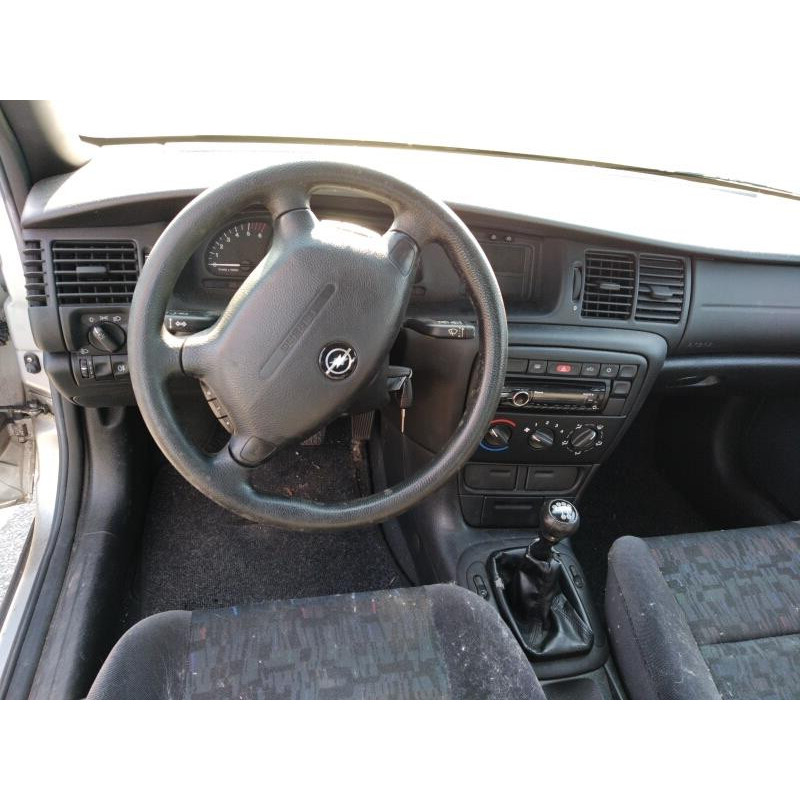 Plage arriere OPEL VECTRA B Photo n°10
