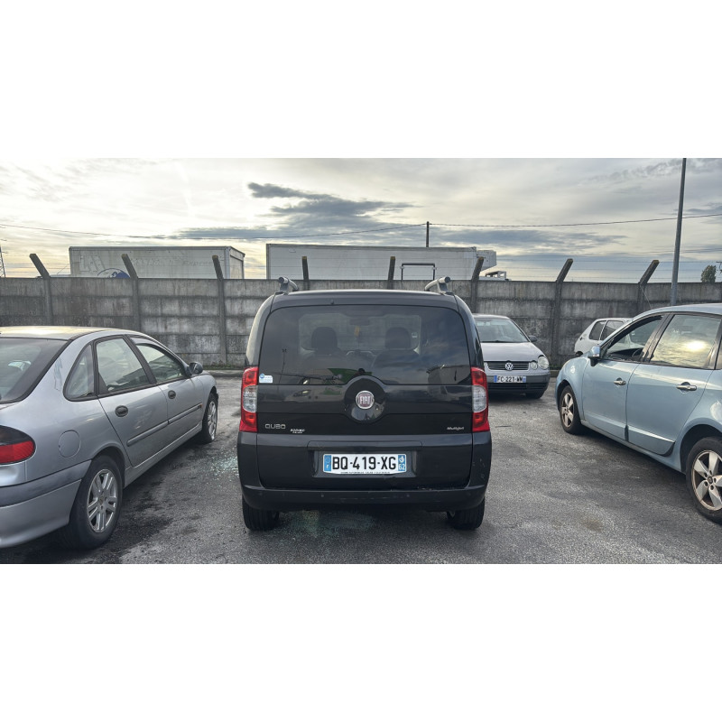 Bouton de coffre FIAT QUBO Photo n°10