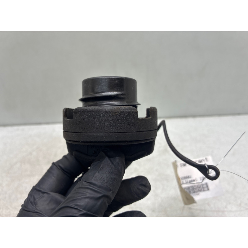 Bouchon de carburant VOLKSWAGEN GOLF 5 Photo n°2