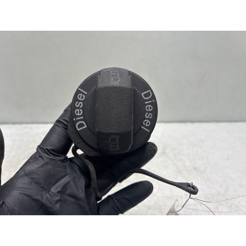 Bouchon de carburant VOLKSWAGEN GOLF 5 Photo n°3